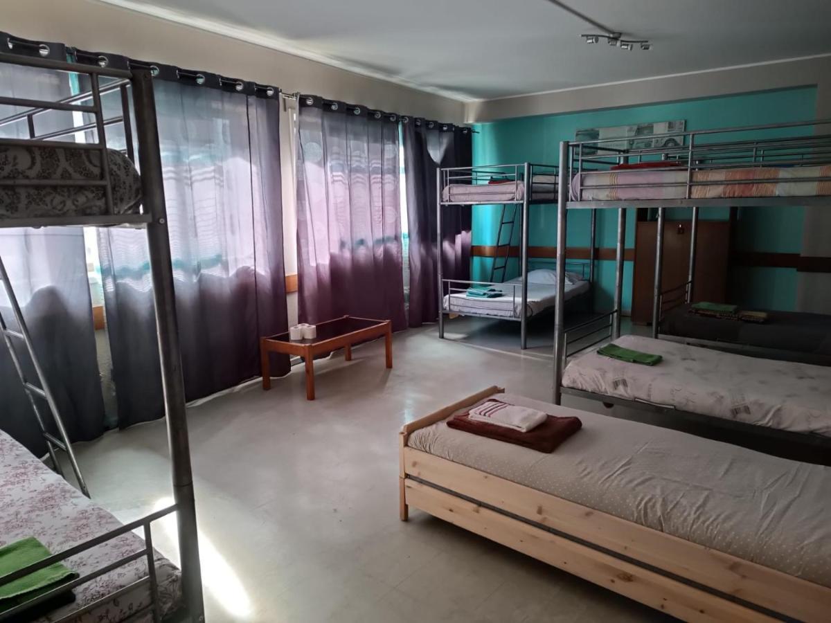 City Drops Hostel Aliados Private Room OOporto Esterno foto